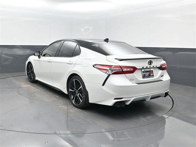 2020 Toyota Camry XSE photo 3