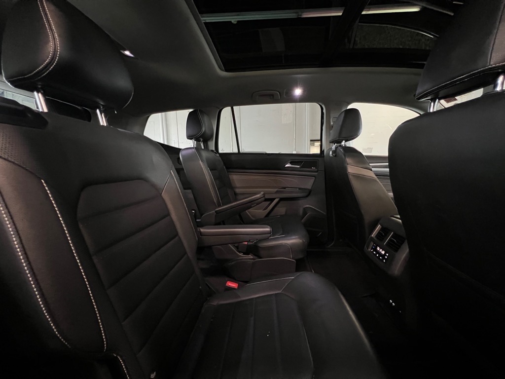 2022 Volkswagen Atlas V6 SEL Premium R-Line photo 21