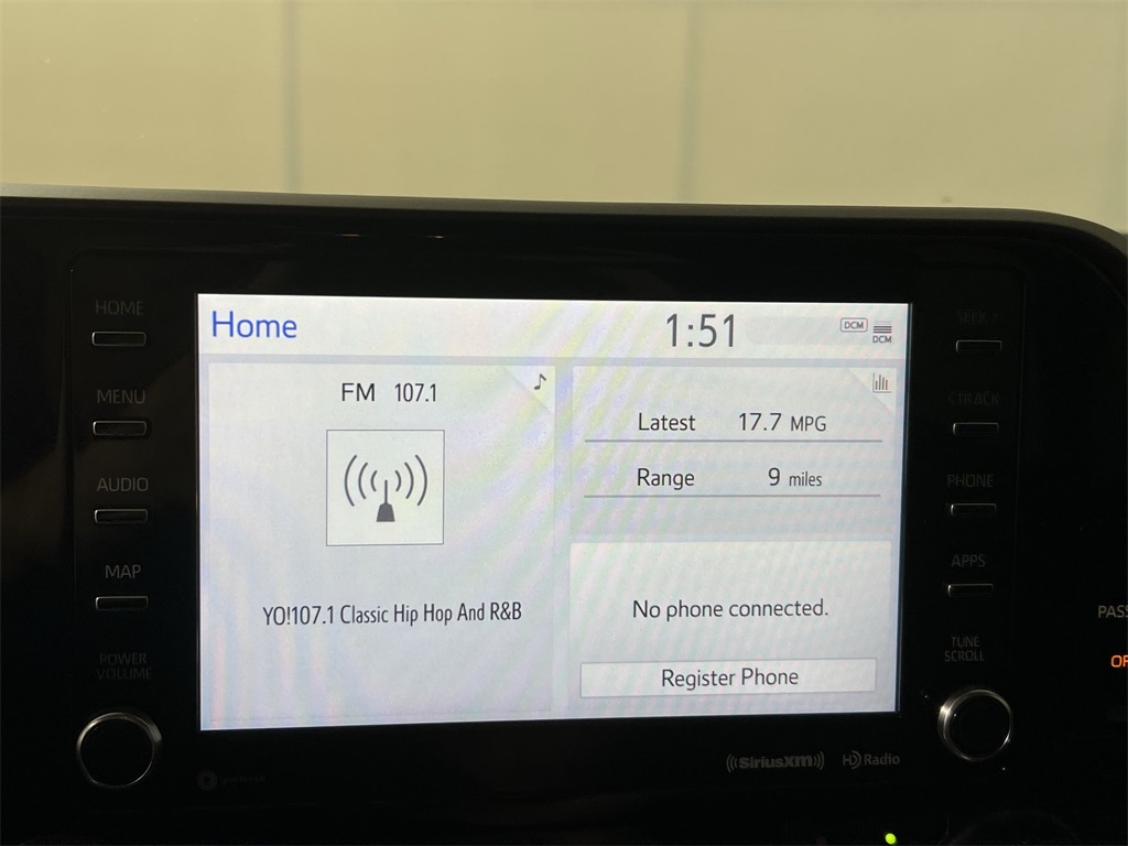 2022 Toyota Highlander LE photo 10