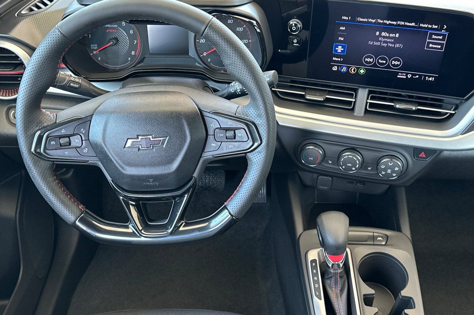 2025 Chevrolet Trax photo 13
