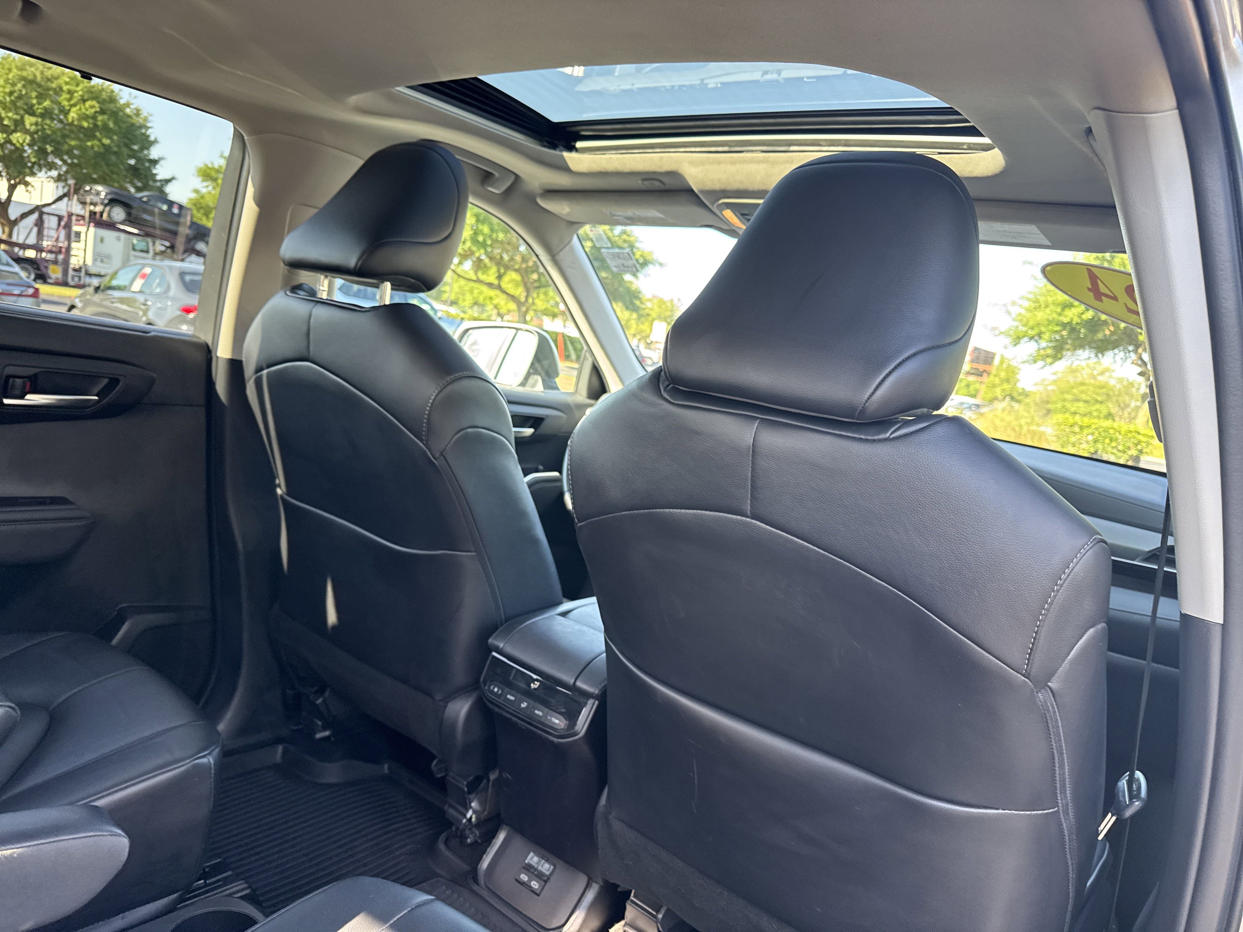 2024 Toyota Highlander XLE photo 24