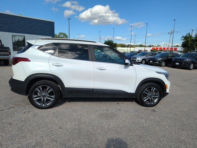 2023 Kia Seltos S photo 6