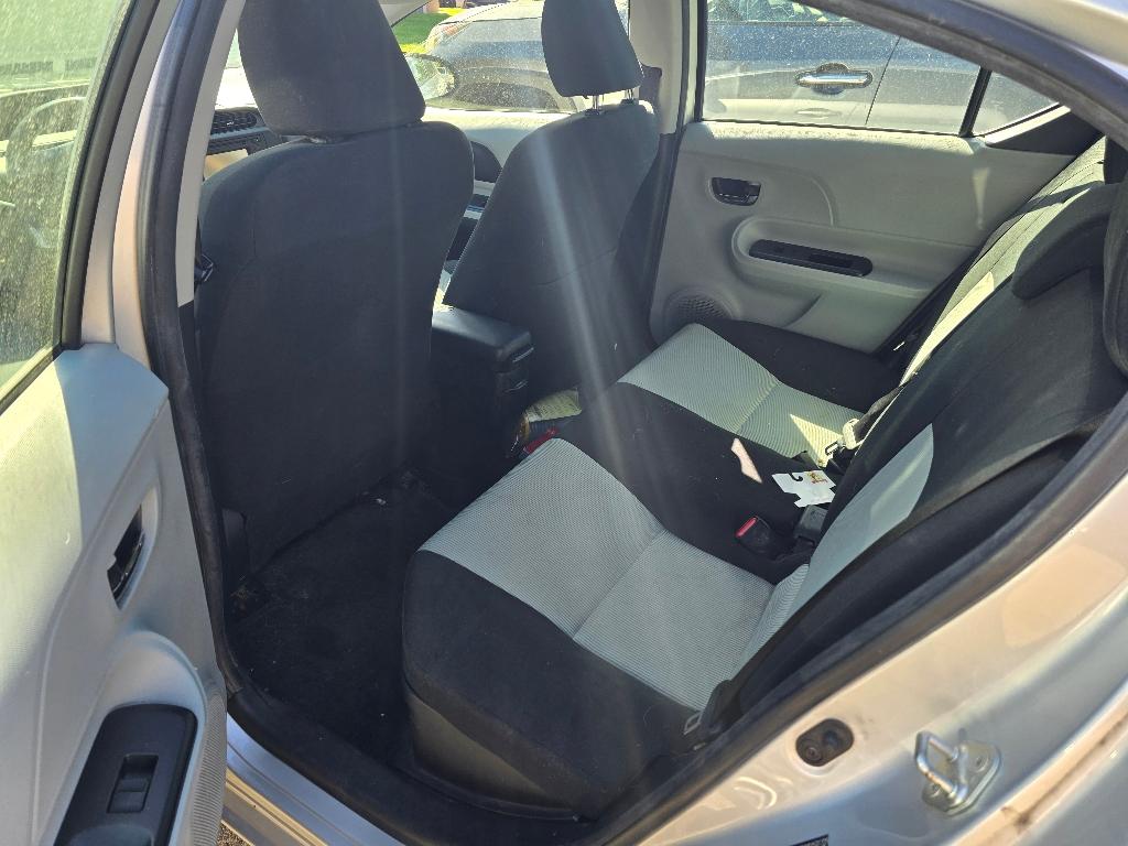 2013 Toyota Prius C Three photo 4
