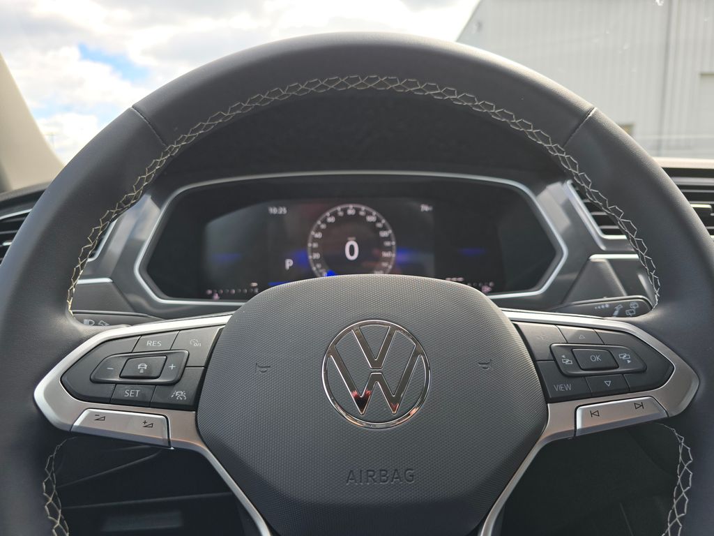 2024 Volkswagen Tiguan SE Wolfsburg Edition photo 16