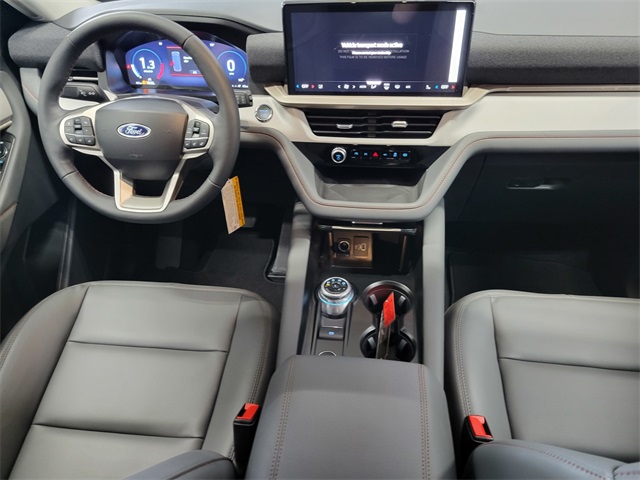 2025 Ford Explorer photo 30