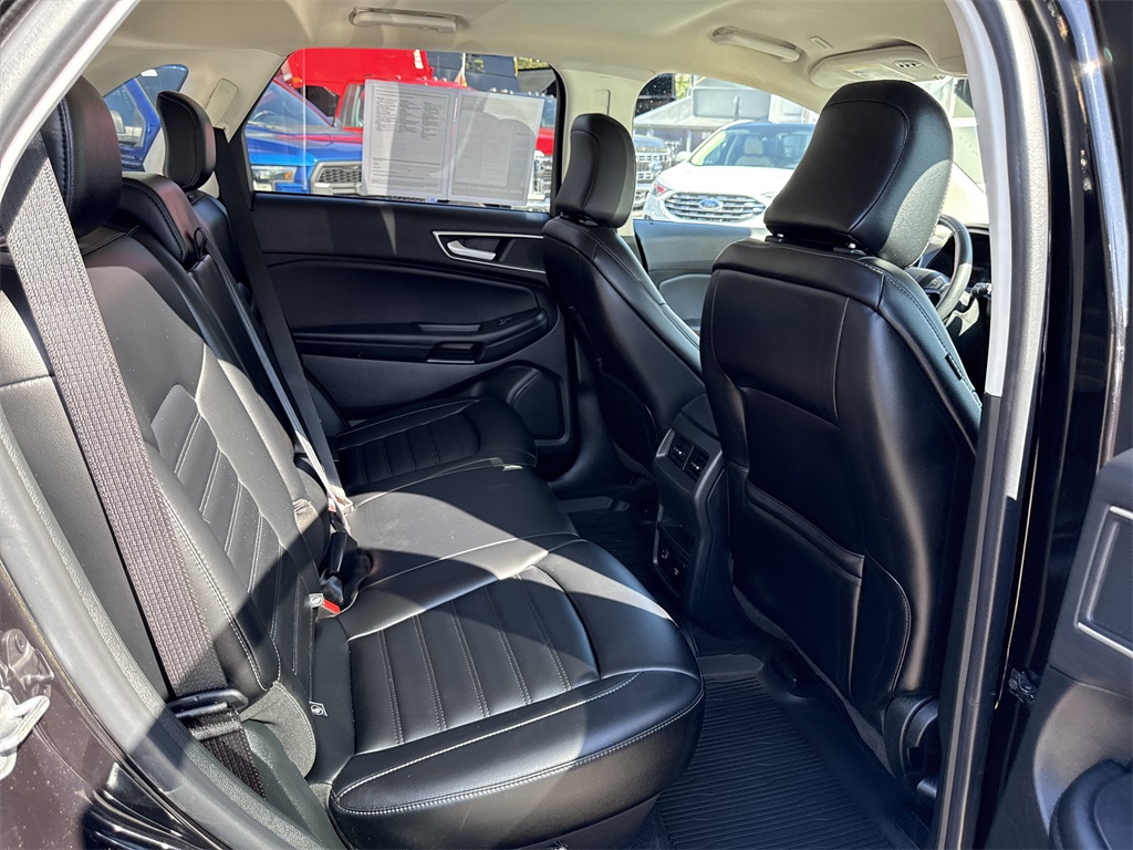 2022 Ford Edge SEL photo 29