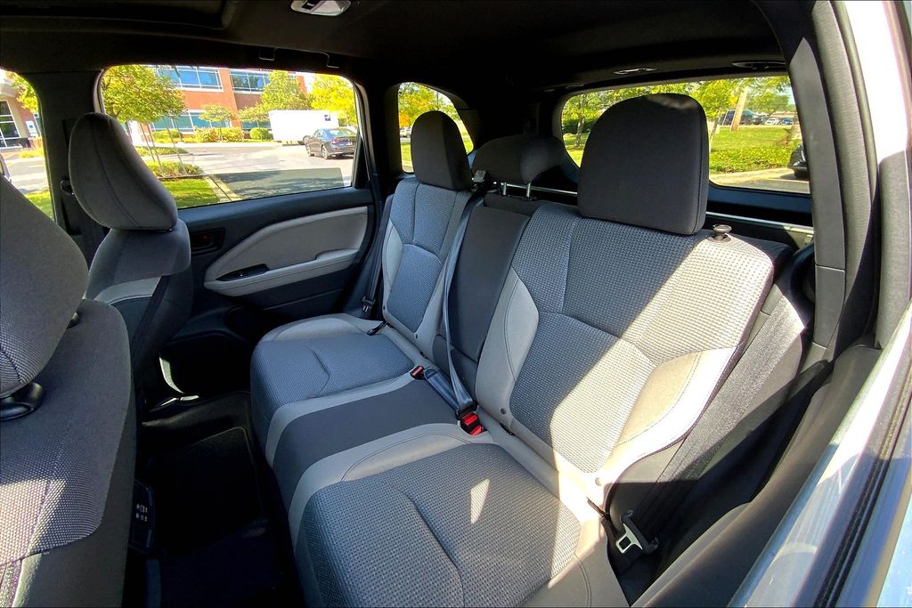 2025 Subaru Forester Premium Base photo 26