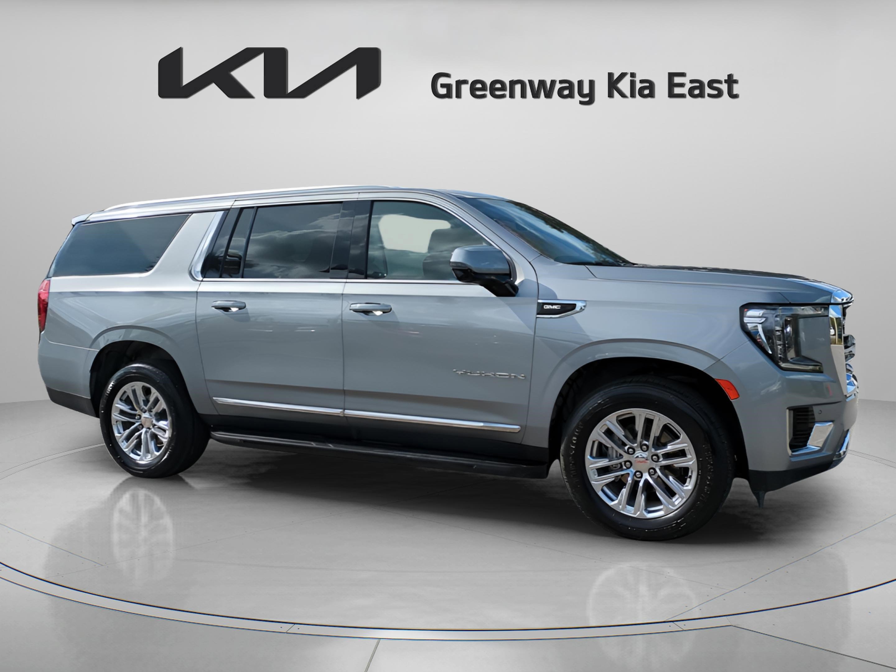 2023 GMC Yukon XL SLT's photo