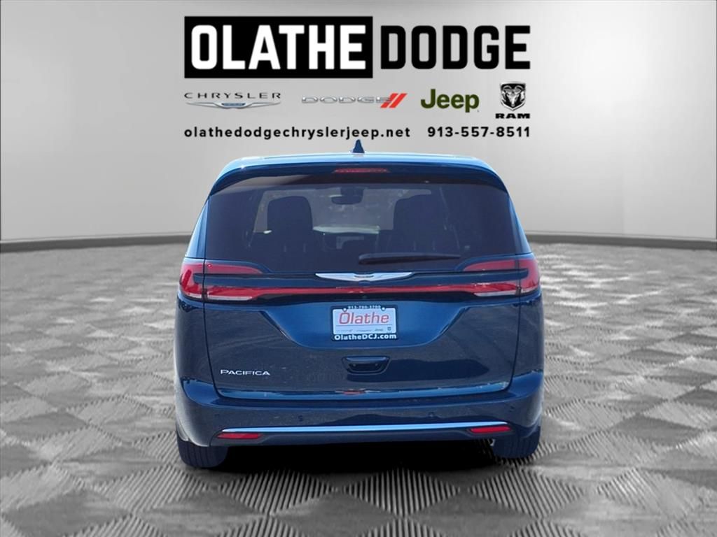 2025 Chrysler Pacifica photo 22