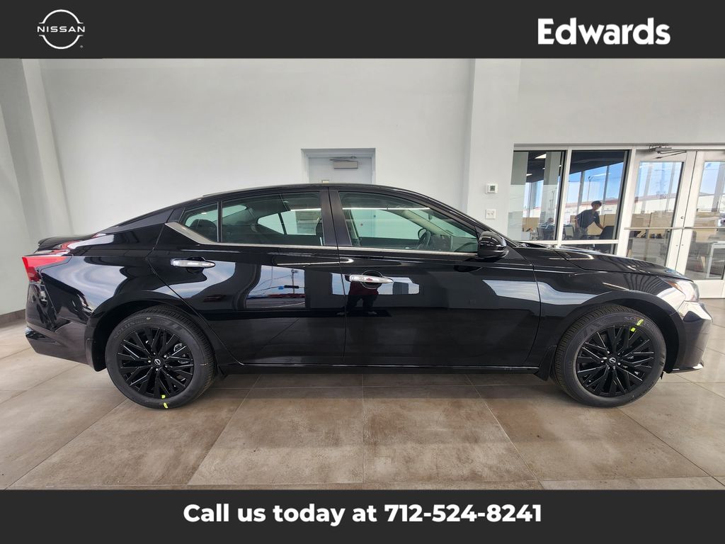 2025 Nissan Altima SV's photo