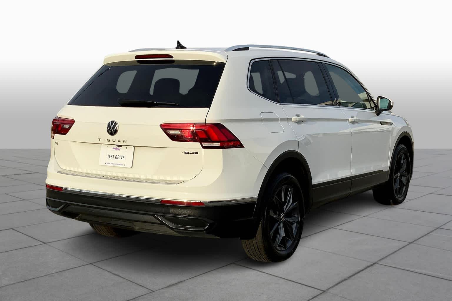 2022 Volkswagen Tiguan SE photo 12