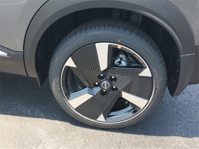 2025 Nissan Kicks SR photo 4