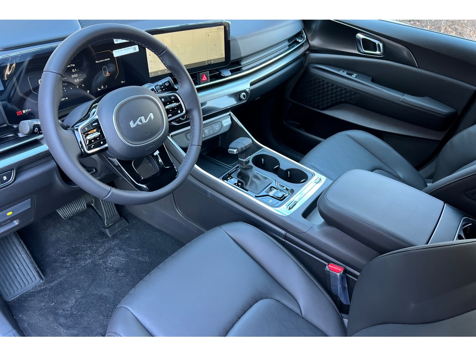 2025 Kia Carnival SX photo 9