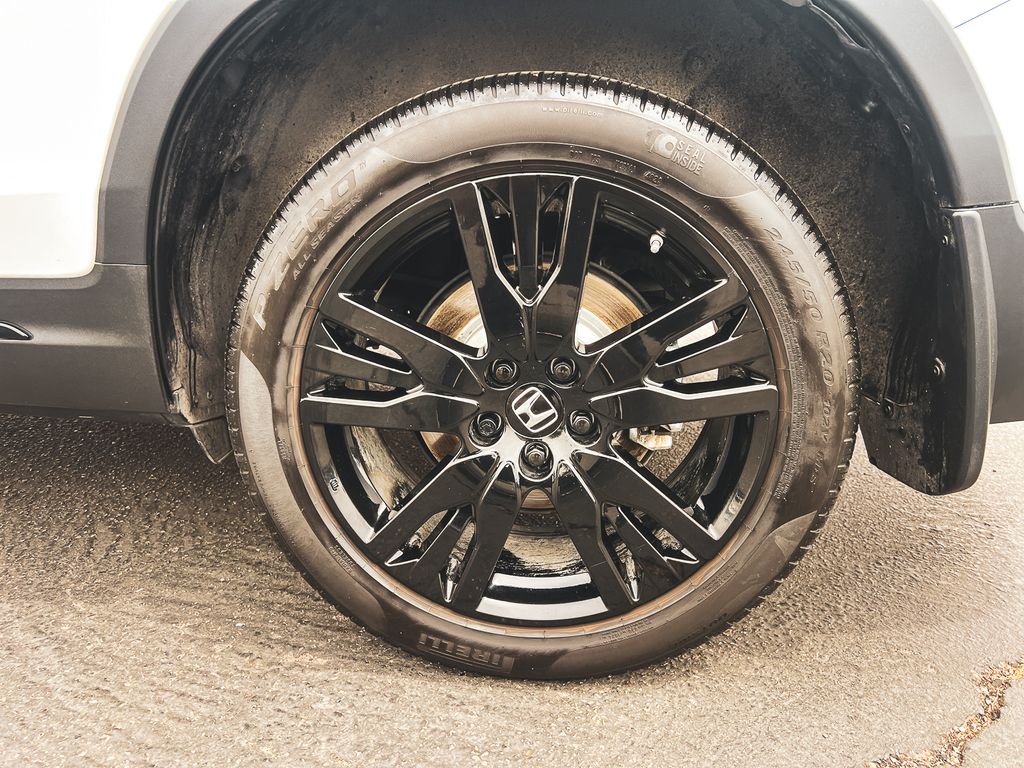2022 Honda Pilot Black Edition photo 13