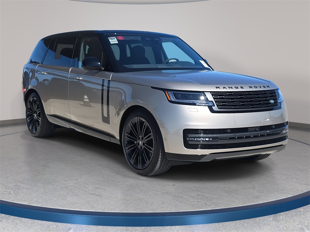 2025 Land Rover Range Rover SE photo 3
