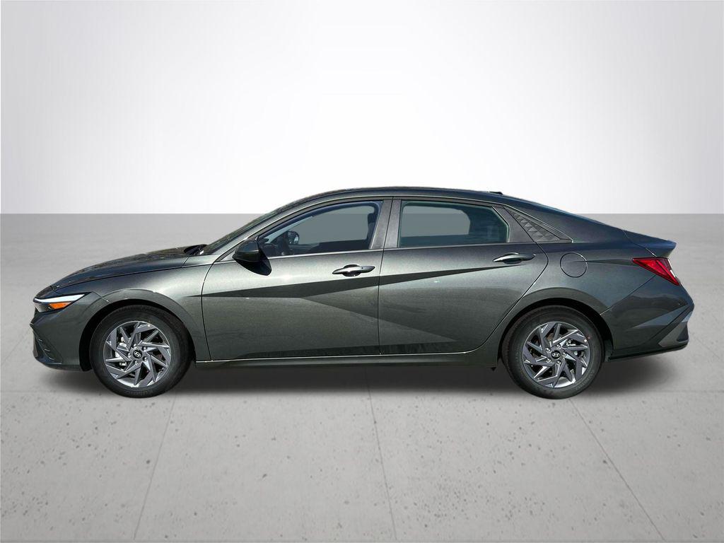 2025 Hyundai Elantra Hybrid Blue photo 2