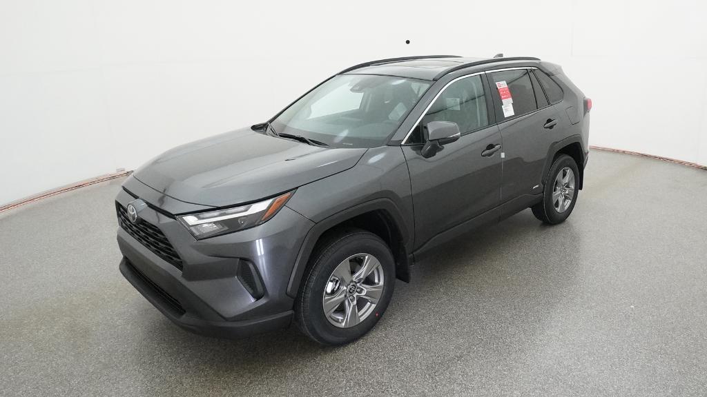2025 Toyota RAV4 XLE's photo