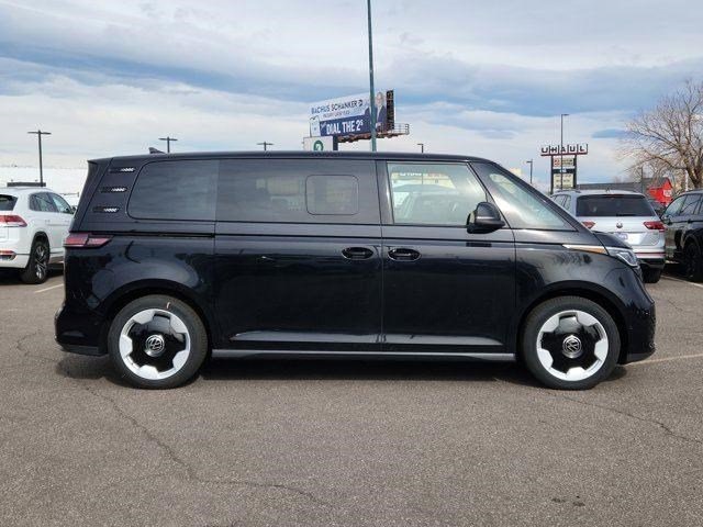 2025 Volkswagen ID. Buzz Pro S photo 2