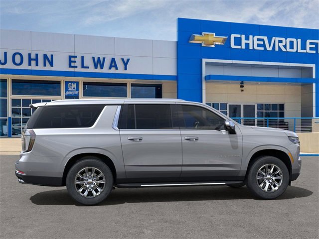 2025 Chevrolet Suburban Premier photo 3