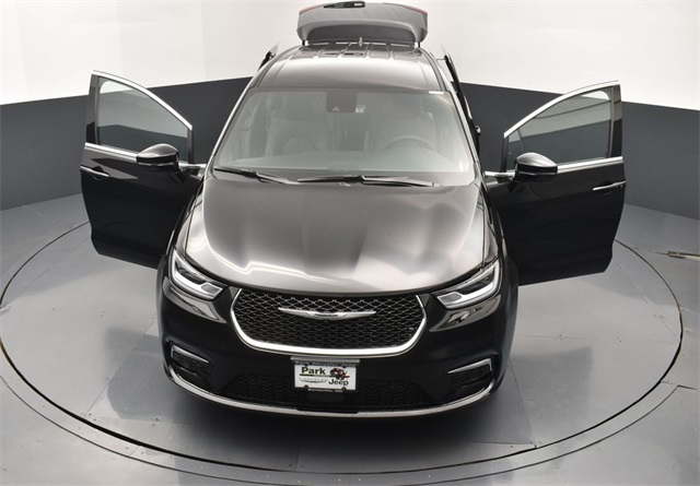 2026 Chrysler Pacifica photo 26