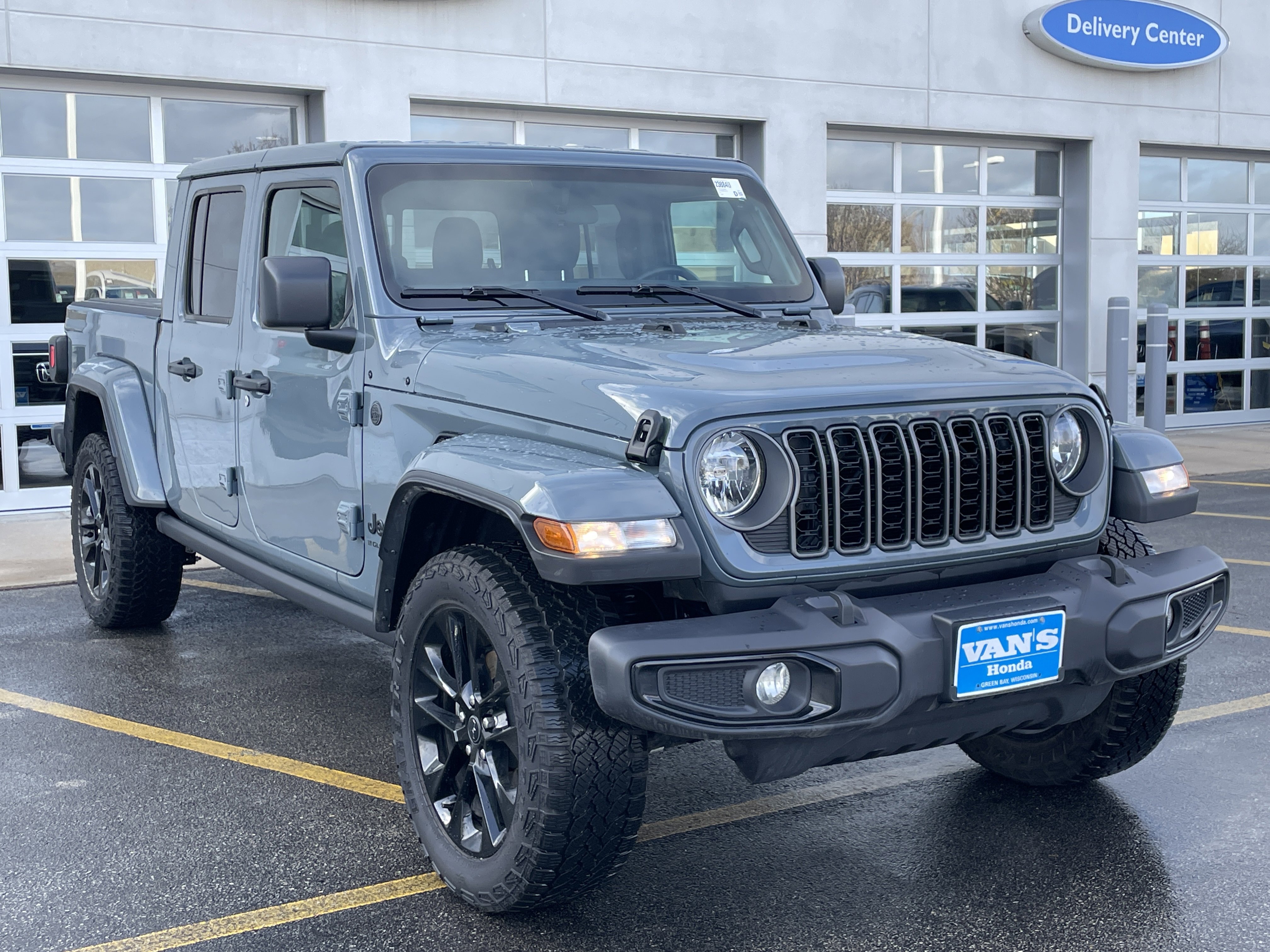 2025 Jeep Gladiator Nighthawk's photo