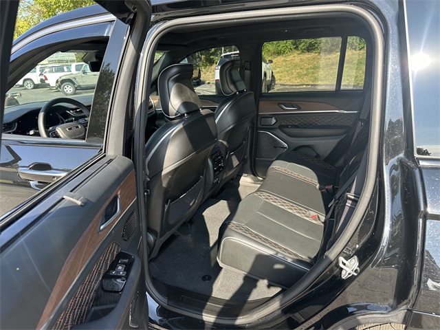2022 Jeep Grand Cherokee Summit photo 12