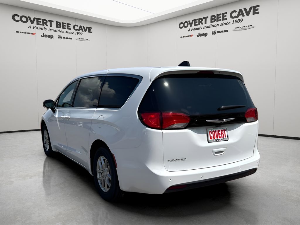 2026 Chrysler Voyager LX photo 7