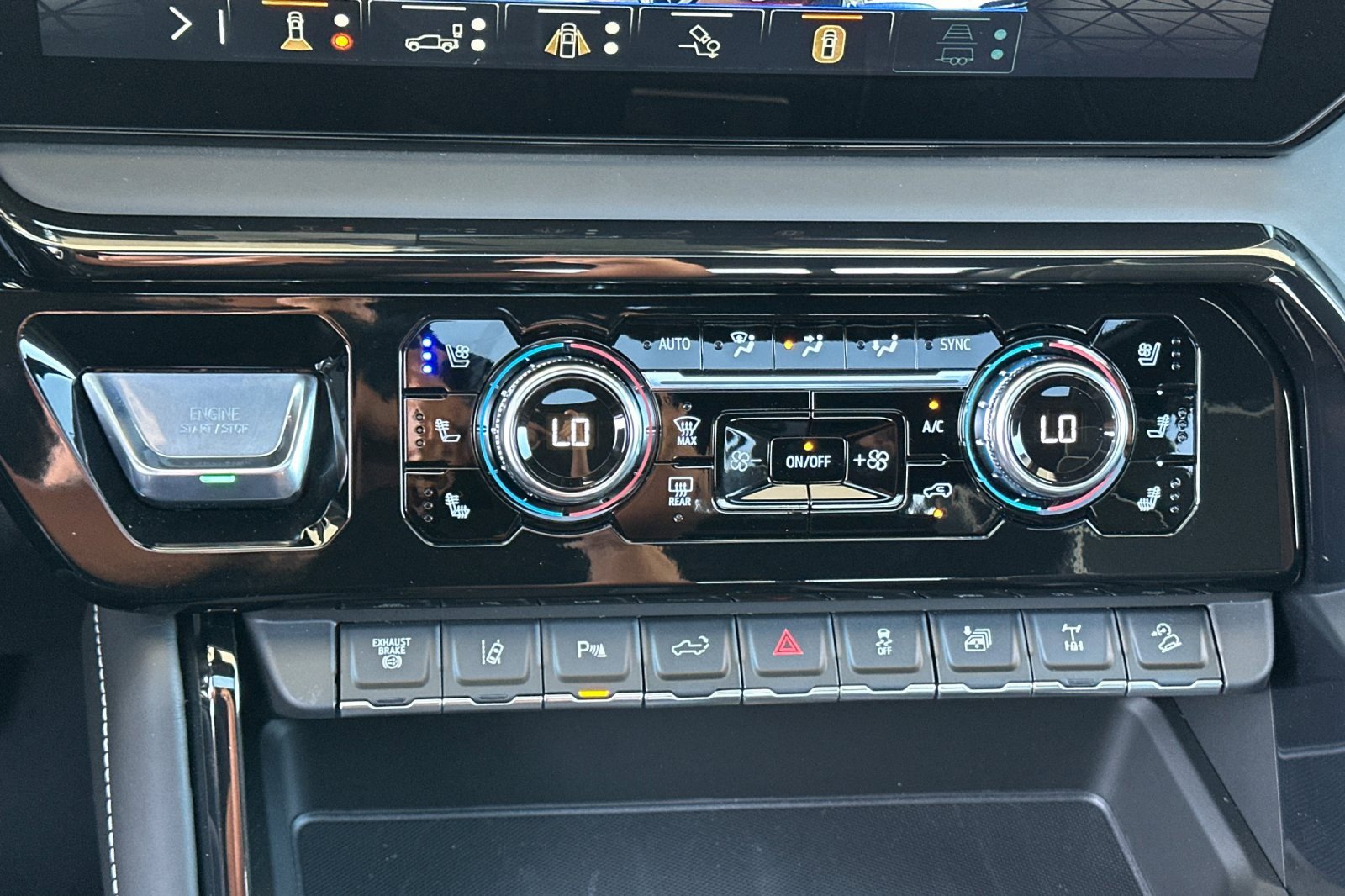 2026 Gmc Sierra HD AT4X photo 18
