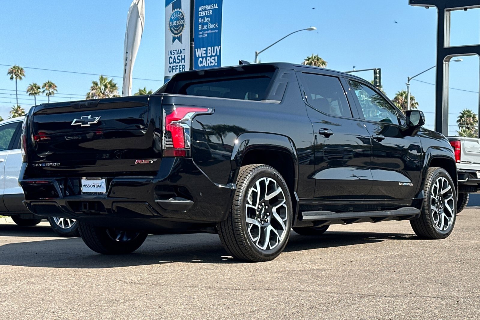2024 Chevrolet Silverado EV RST photo 4