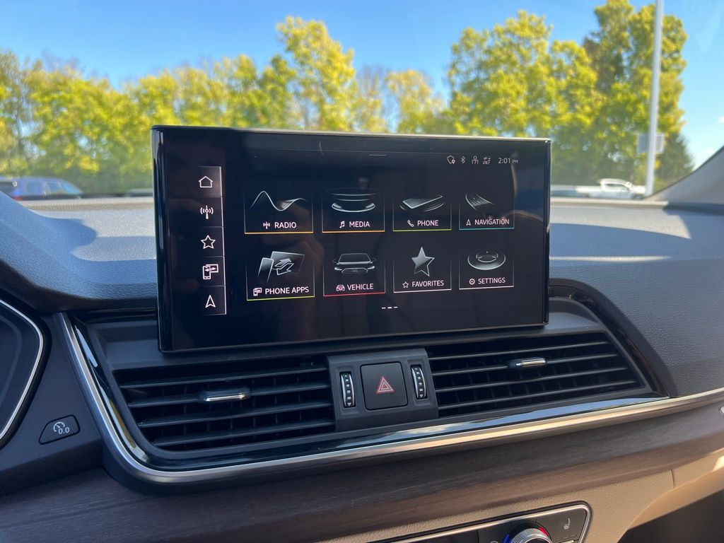 2021 Audi Q5 45 Prestige photo 29