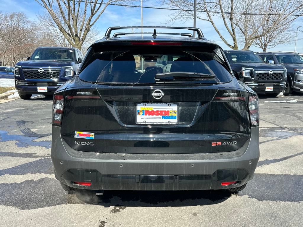 2025 Nissan Kicks SR photo 3