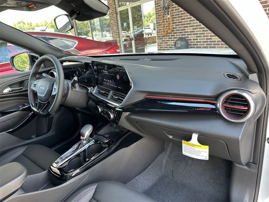 2025 Chevrolet Trax photo 27