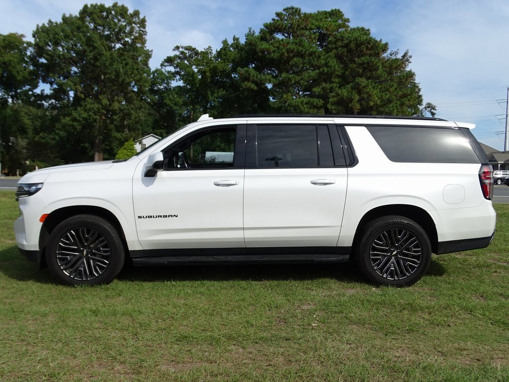 2021 Chevrolet Suburban RST photo 3