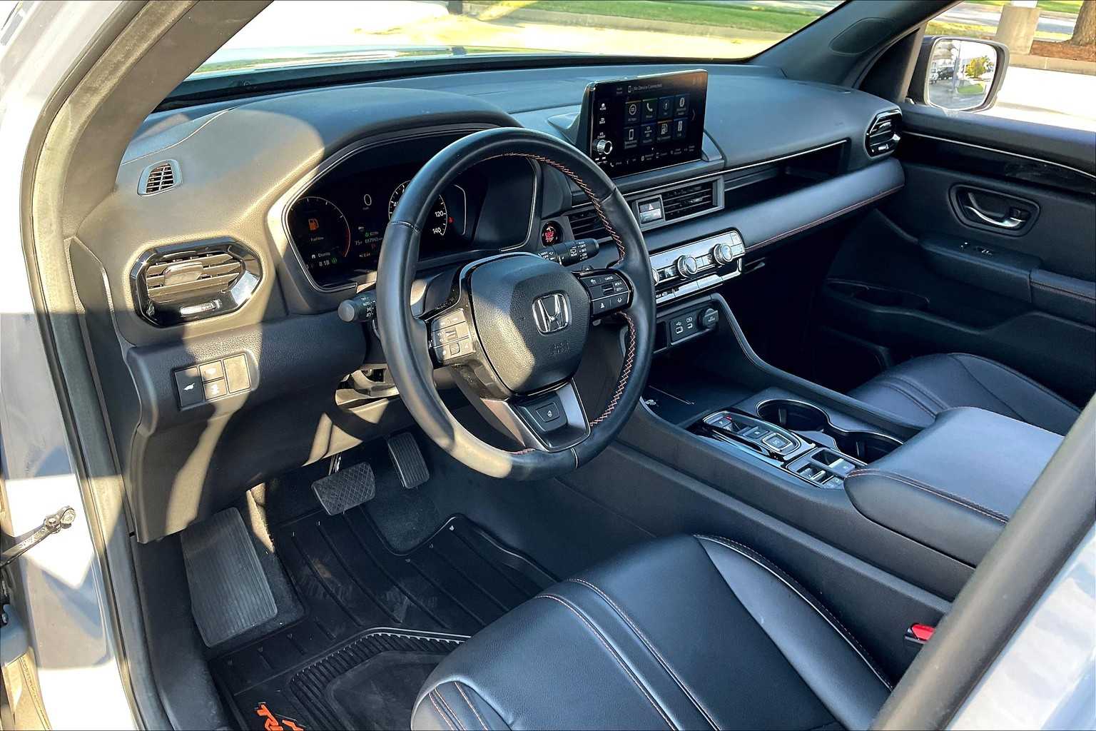 2025 Honda Pilot TrailSport photo 15
