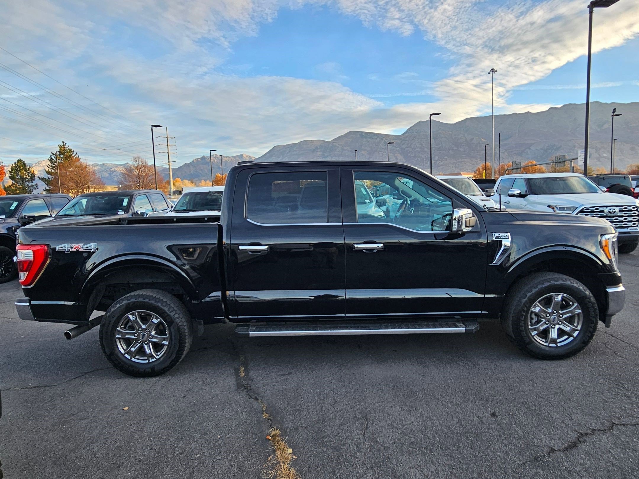 2023 Ford F-150 Lariat photo 2