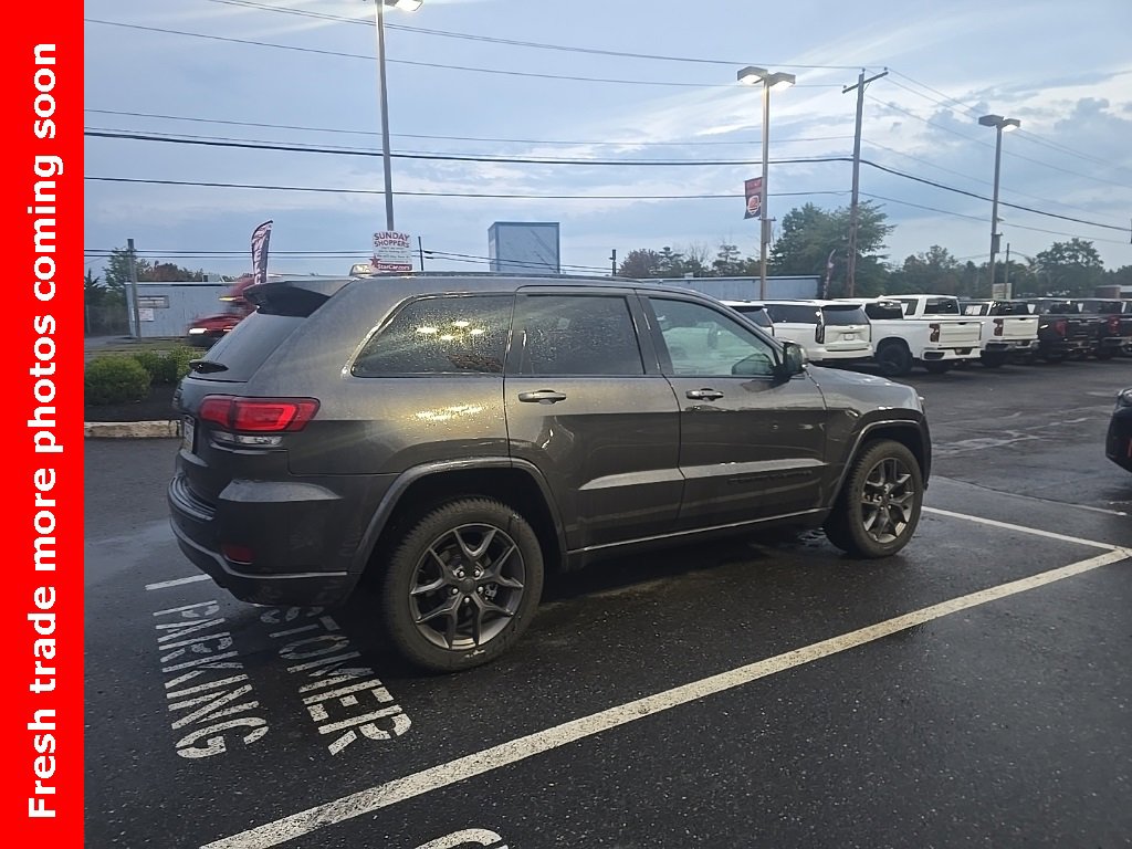 2021 Jeep Grand Cherokee Anniversary Edition photo 4
