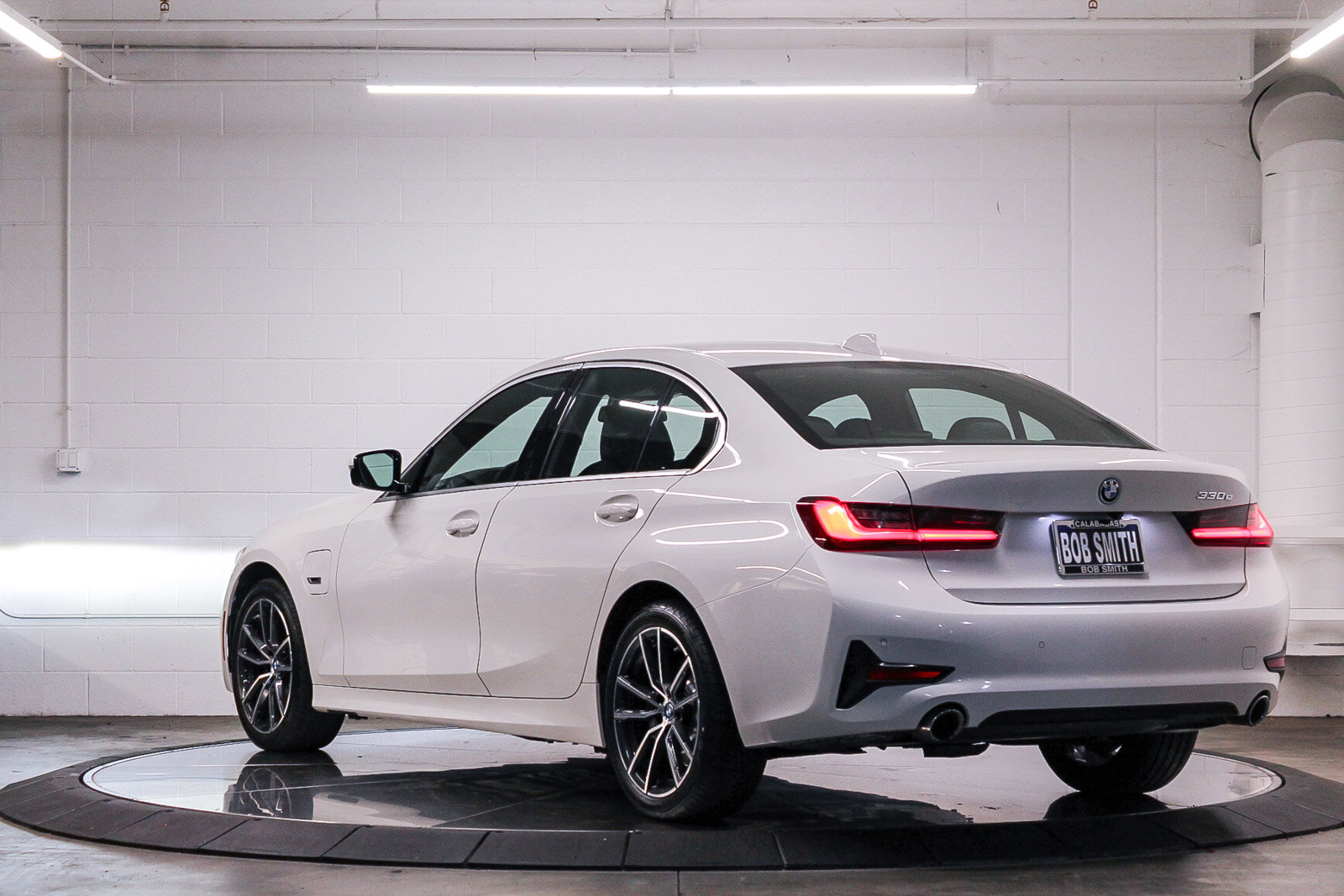 2022 Bmw 330e 3-Series photo 2
