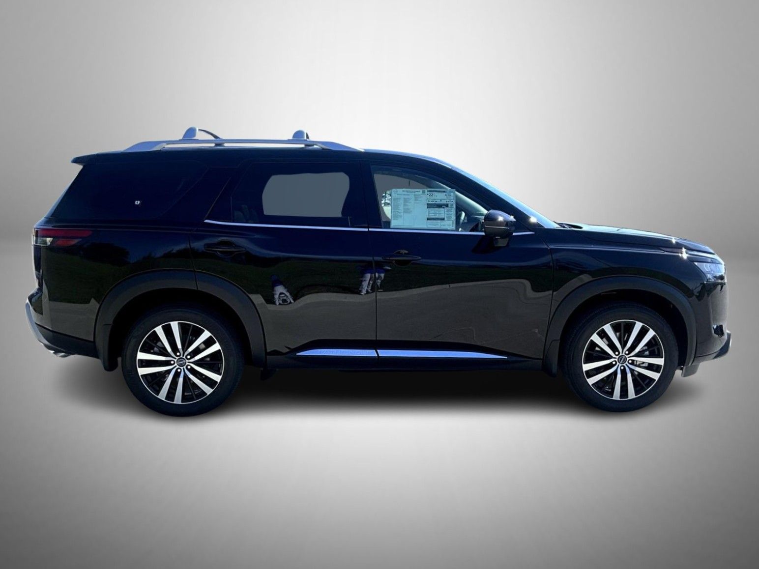 2025 Nissan Pathfinder Platinum photo 4