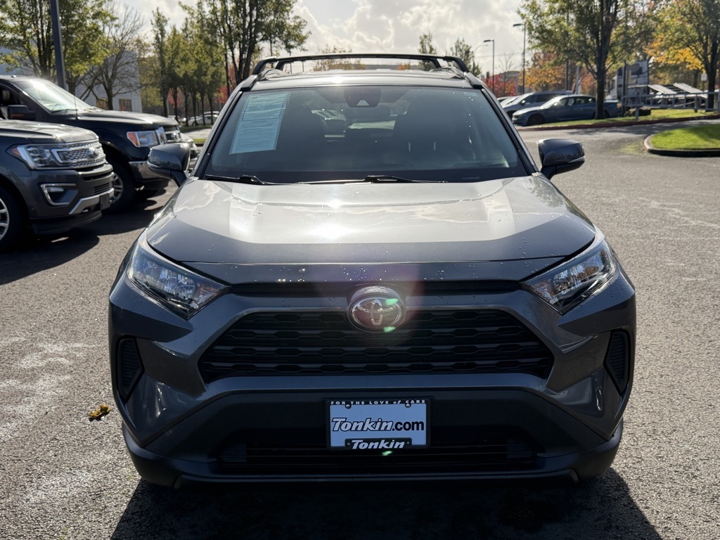 2021 Toyota RAV4 LE photo 2