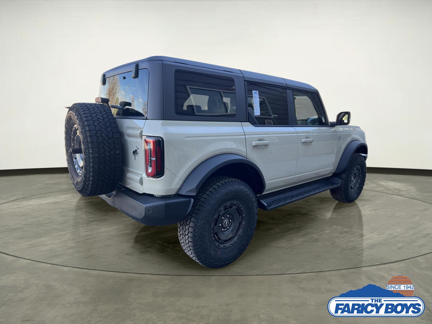 2025 Ford Bronco Outer Banks photo 3