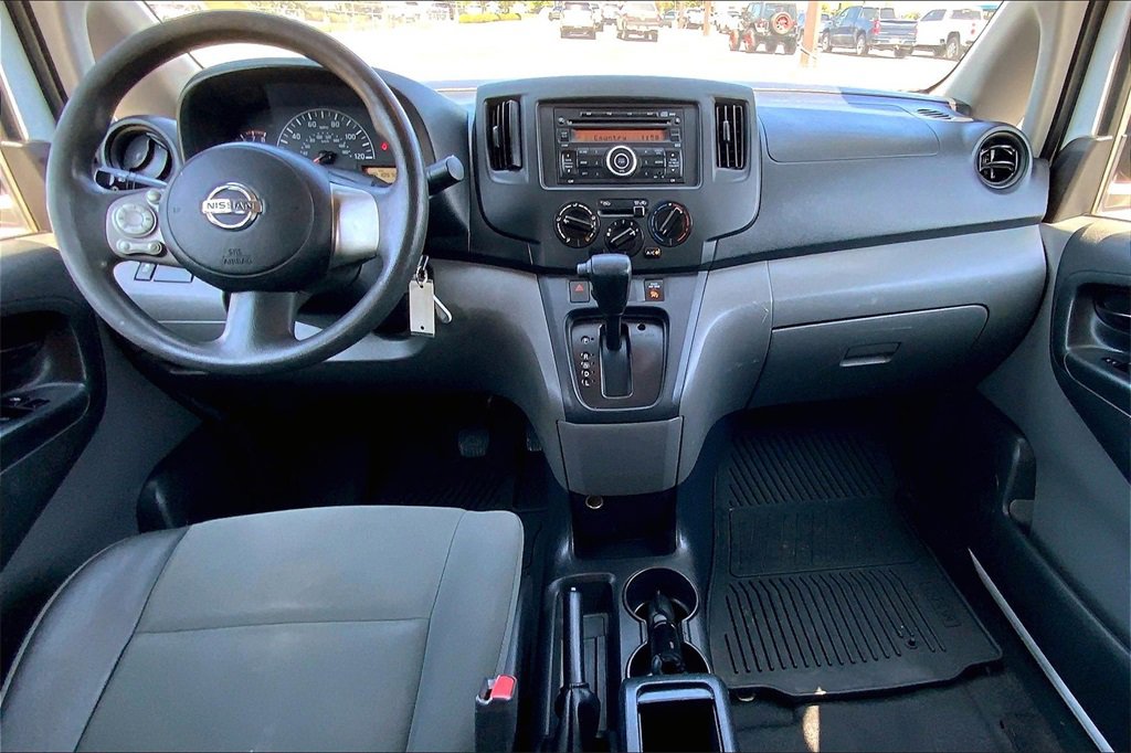 2017 Nissan NV200 S photo 14