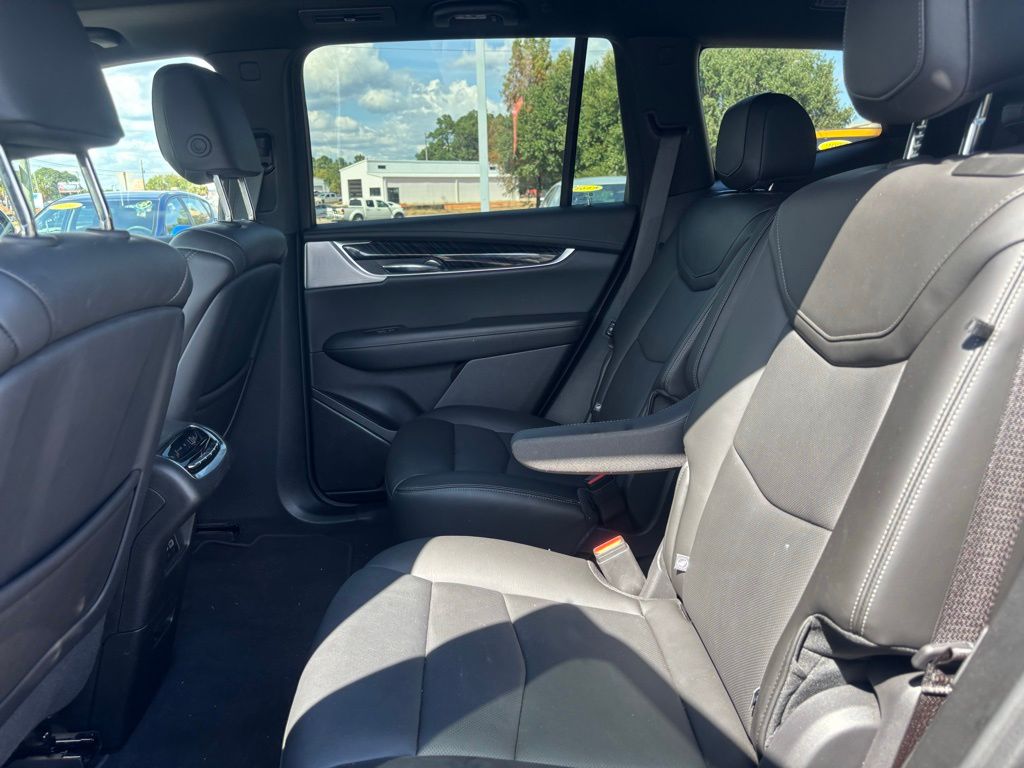 2025 Cadillac XT6 Premium Luxury photo 6