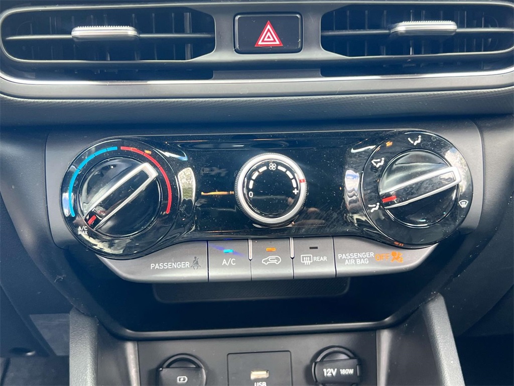 2023 Hyundai Kona SEL photo 28