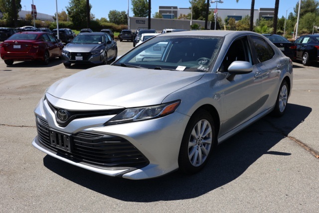 2020 Toyota Camry LE photo 5