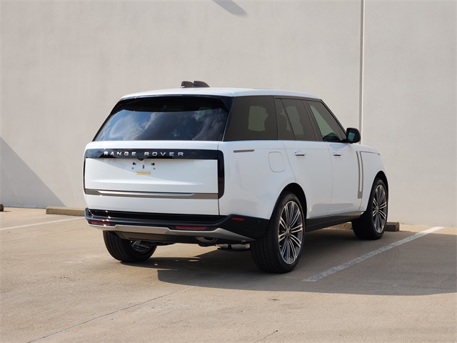 2025 Land Rover Range Rover SE photo 4