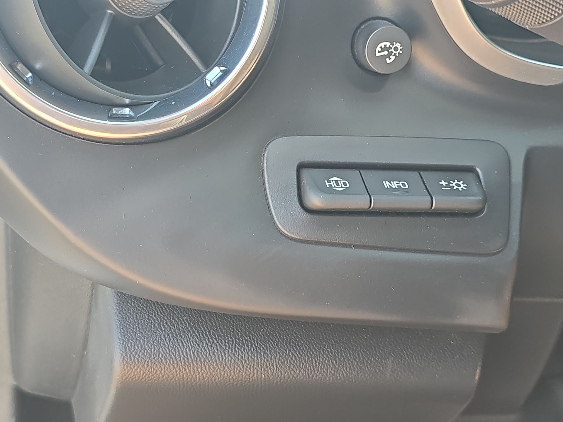 2016 Chevrolet Camaro 2LT photo 52
