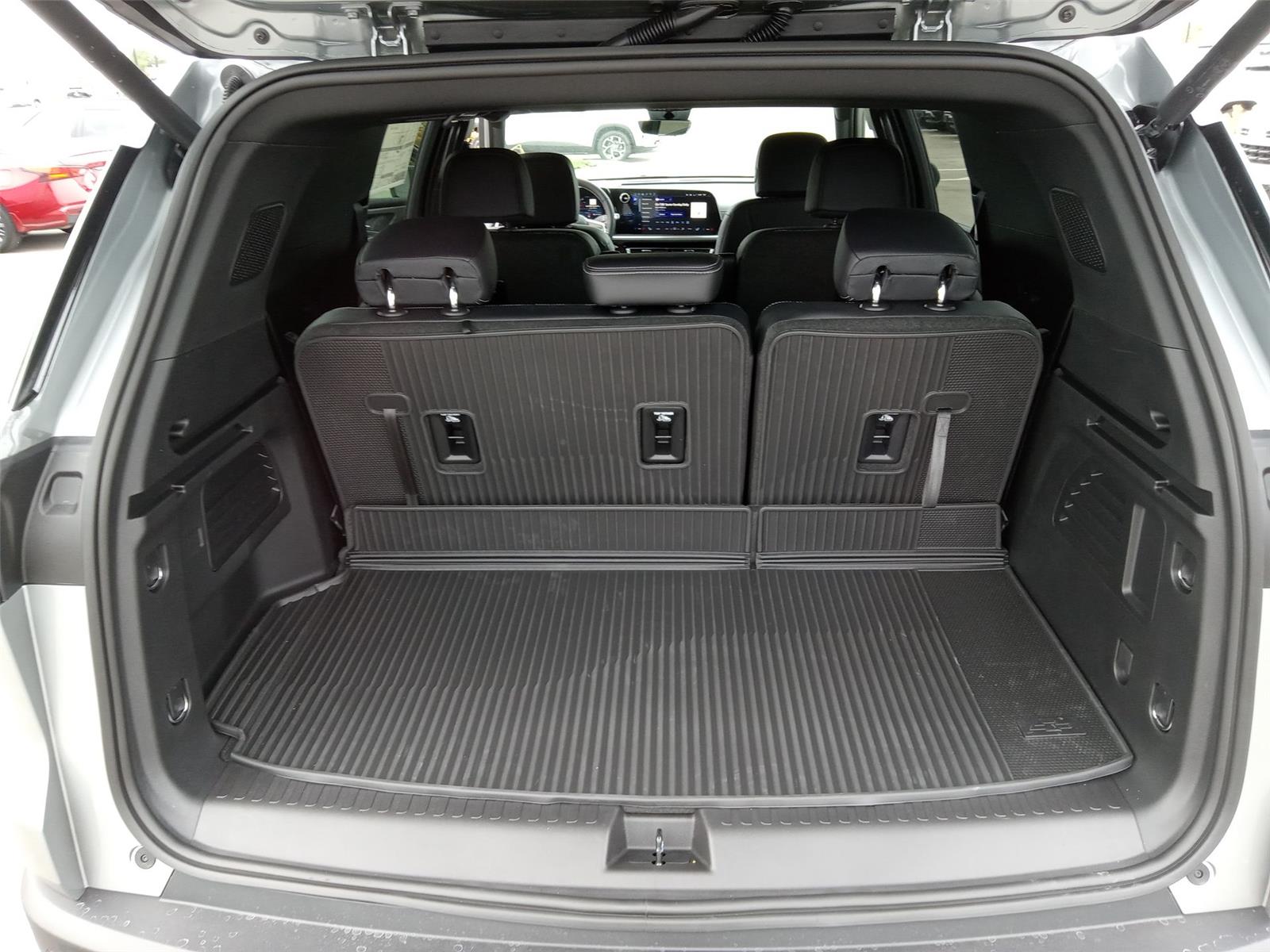 2026 Chevrolet Traverse photo 12