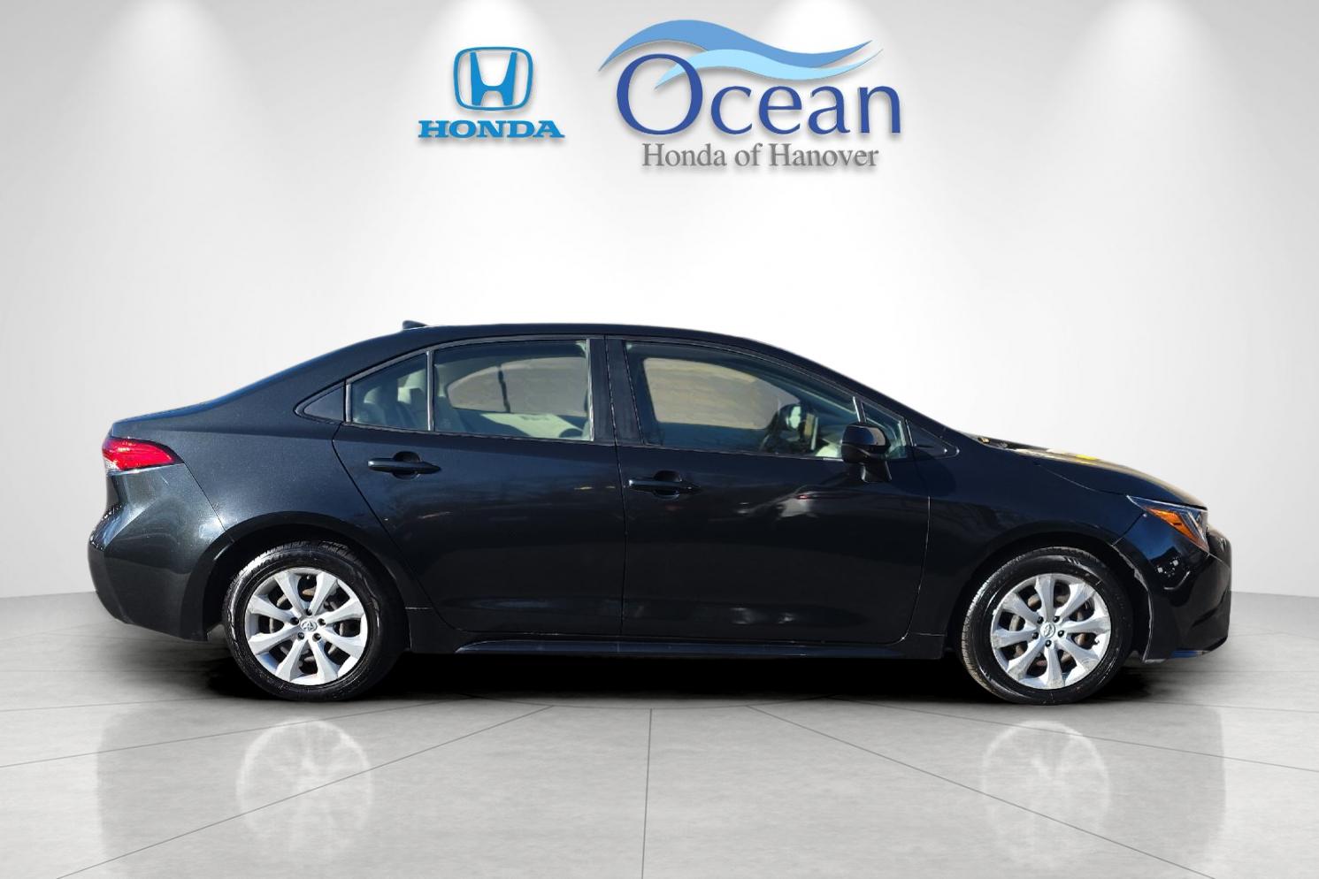 Used 2020 Toyota Corolla LE with VIN JTDEPRAEXLJ101738 for sale in Hanover, MA