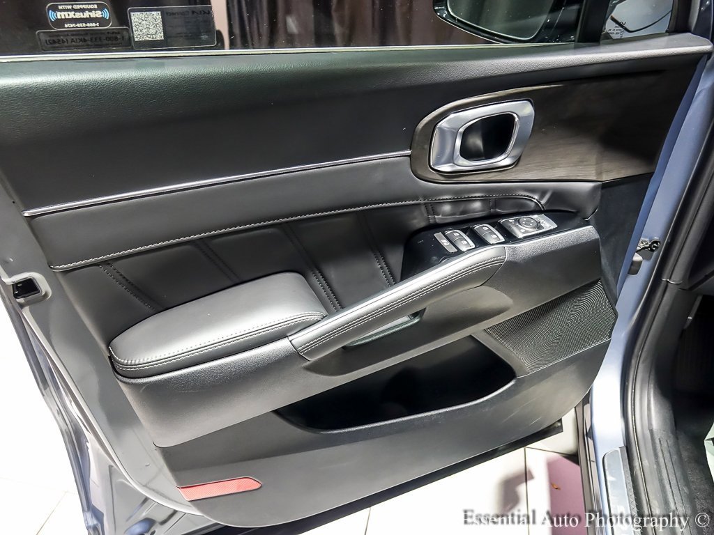 2025 KIA SORENTO - Image 29