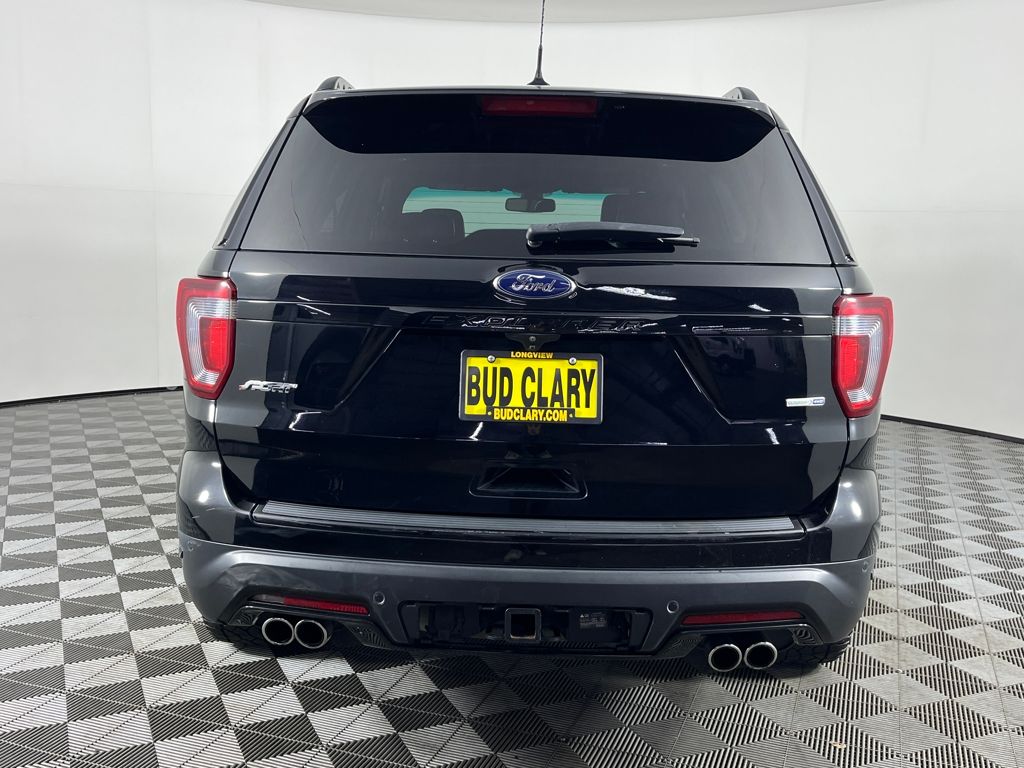2018 Ford Explorer Sport photo 3